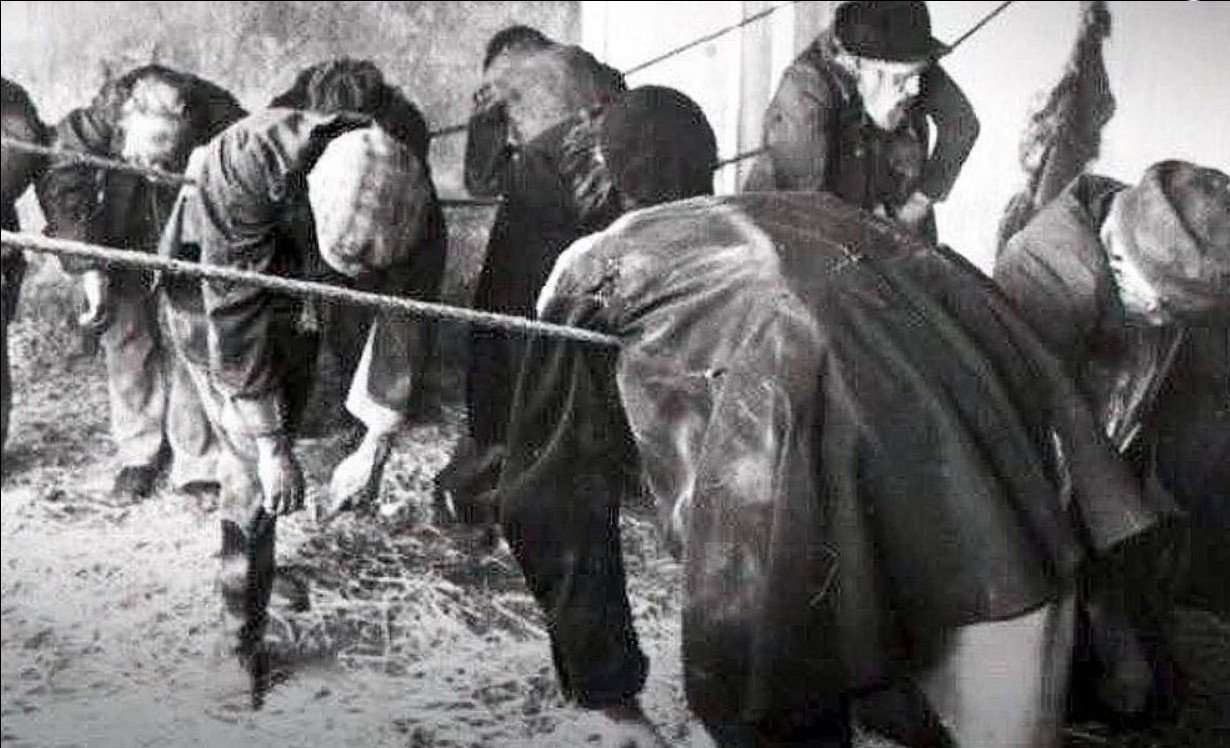 Веревочная кровать в ночлежке для бездомных в Лондон, 1932 г.